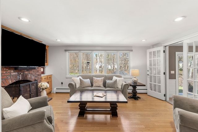 5 Aspen Circle, Andover, MA 01810