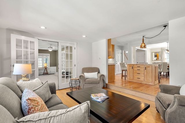 5 Aspen Circle, Andover, MA 01810