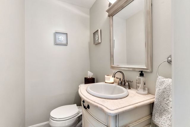 5 Aspen Circle, Andover, MA 01810