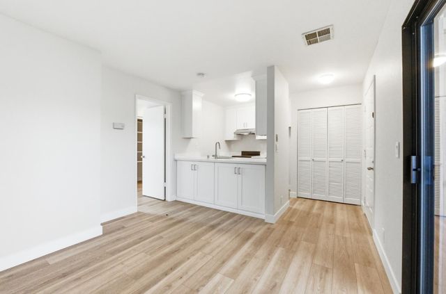 306 Stonegate Circle 306, San Jose, CA 95110