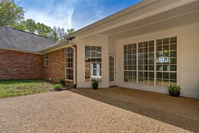 13882 Meadow Lane, Flint, TX 75762