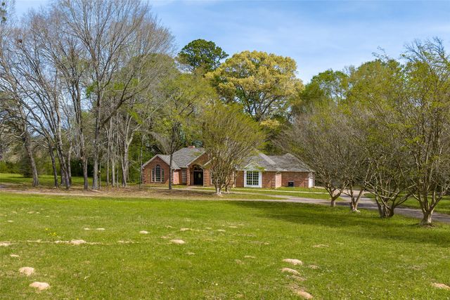 13882 Meadow Lane, Flint, TX 75762