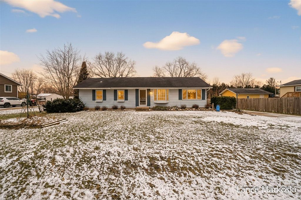 4162 Radstock Drive, Dorr, MI 49323