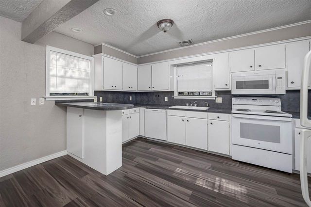 1707 NW Oak Ave, Lawton, OK 73507