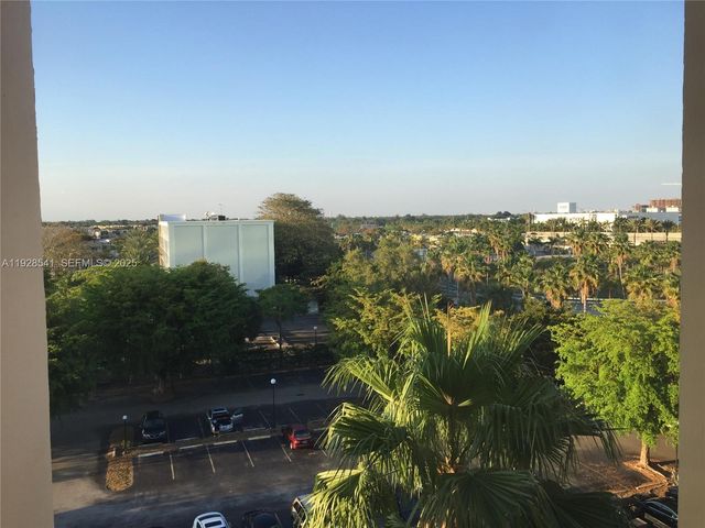 9001 SW 77th Ave C709, Miami, FL 33156