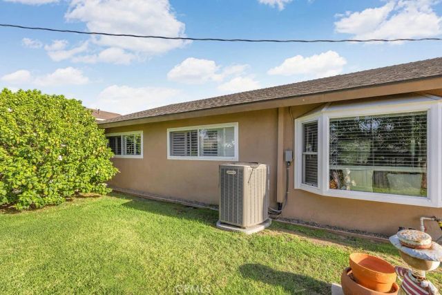 1144 El Camino Dr, Costa Mesa, CA 92626