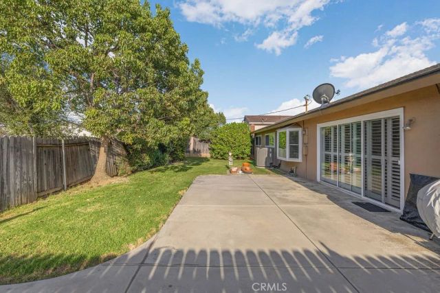 1144 El Camino Dr, Costa Mesa, CA 92626