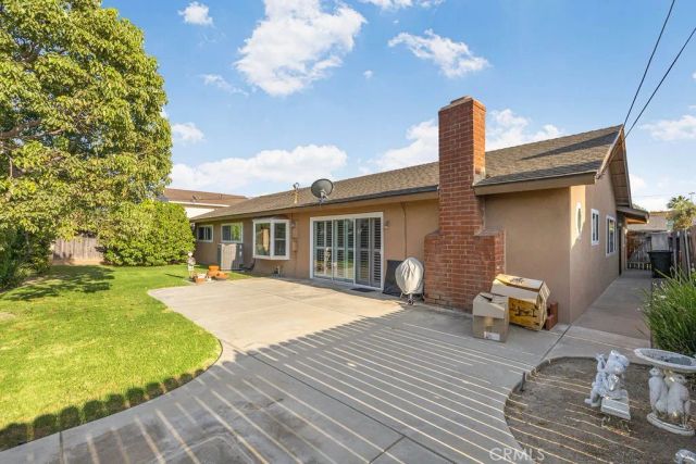 1144 El Camino Dr, Costa Mesa, CA 92626