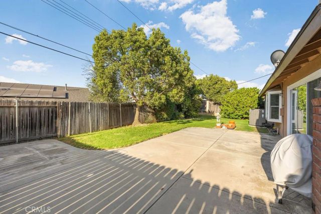 1144 El Camino Dr, Costa Mesa, CA 92626