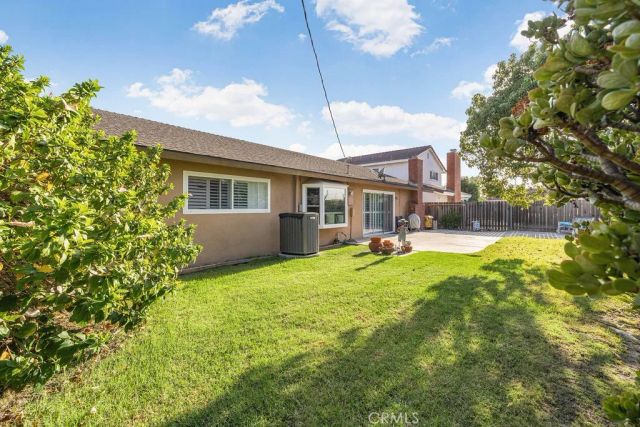 1144 El Camino Dr, Costa Mesa, CA 92626