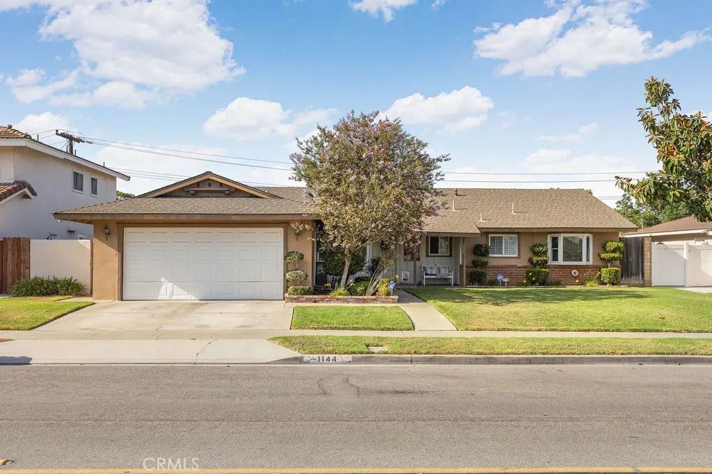1144 El Camino Dr, Costa Mesa, CA 92626