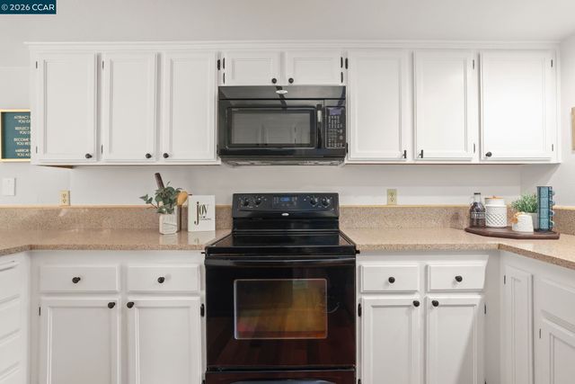 557 Chabre Ct, El Sobrante, CA 94803