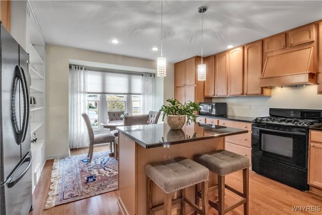 135 Lord Byron Lane, Amherst, NY 14221