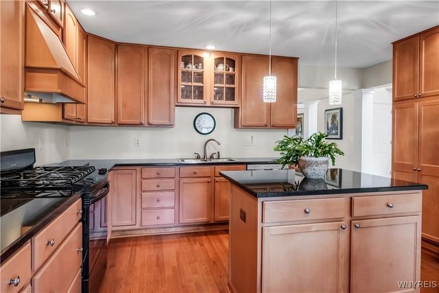 135 Lord Byron Lane, Amherst, NY 14221