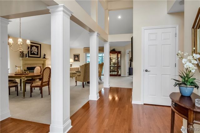 135 Lord Byron Lane, Amherst, NY 14221