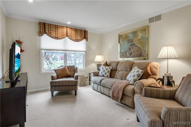 135 Lord Byron Lane, Amherst, NY 14221