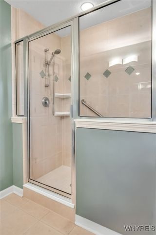 135 Lord Byron Lane, Amherst, NY 14221