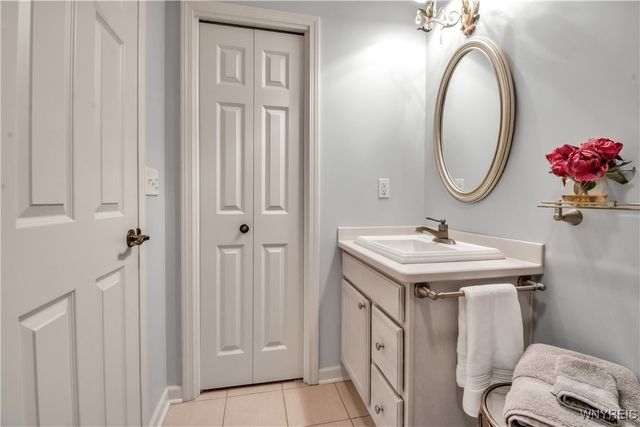 135 Lord Byron Lane, Amherst, NY 14221