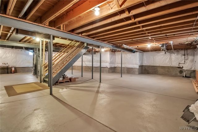 135 Lord Byron Lane, Amherst, NY 14221