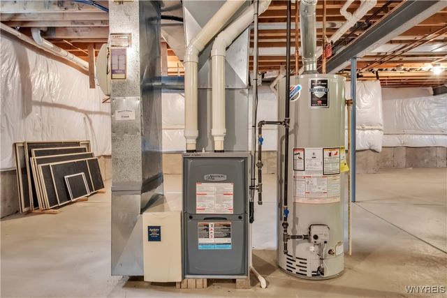 135 Lord Byron Lane, Amherst, NY 14221