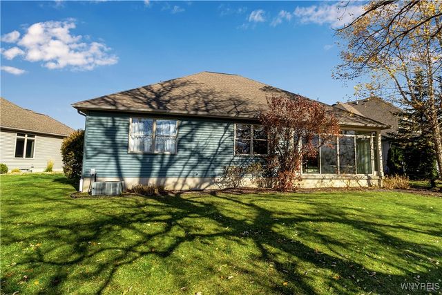 135 Lord Byron Lane, Amherst, NY 14221