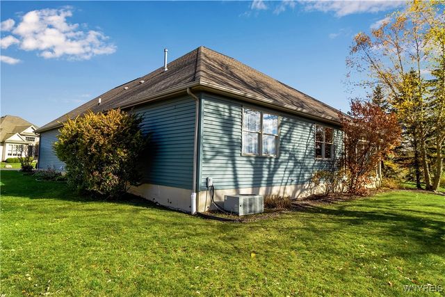 135 Lord Byron Lane, Amherst, NY 14221