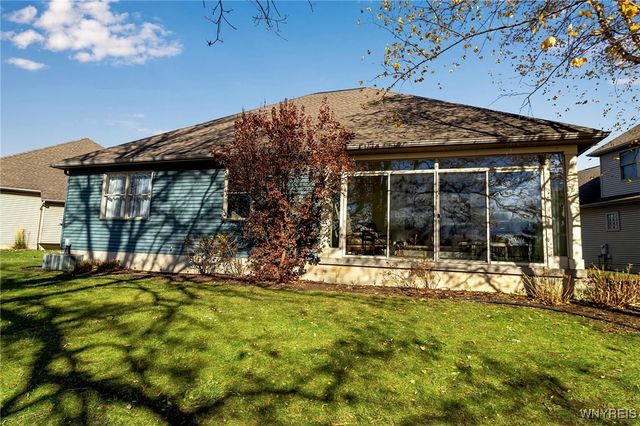 135 Lord Byron Lane, Amherst, NY 14221