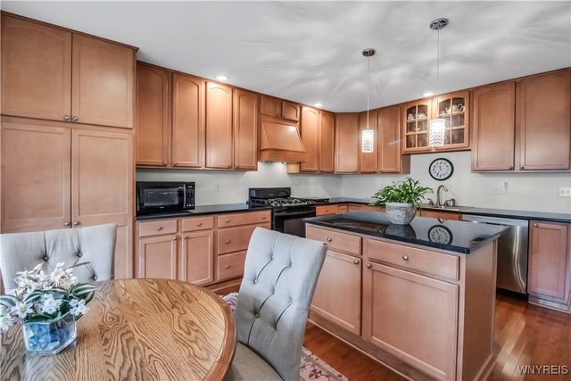 135 Lord Byron Lane, Amherst, NY 14221