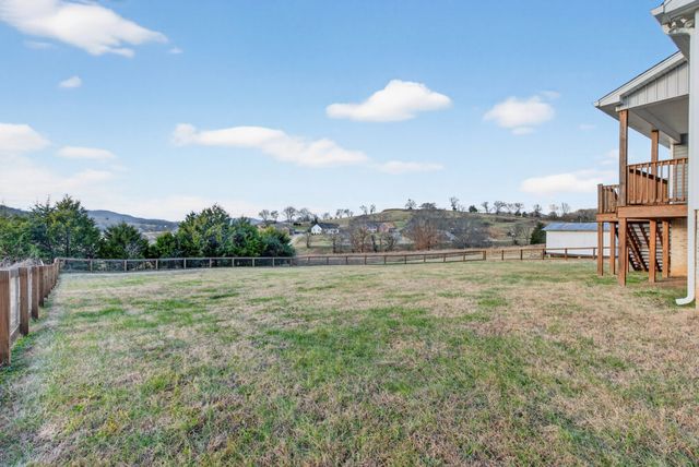 630 Bridle Path Ln, Hartsville, TN 37074