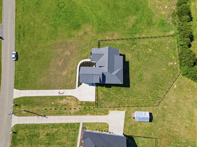 630 Bridle Path Ln, Hartsville, TN 37074