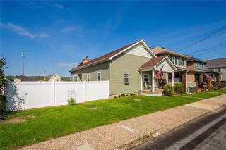 233 N 18th Avenue, New Brighton, PA 15066