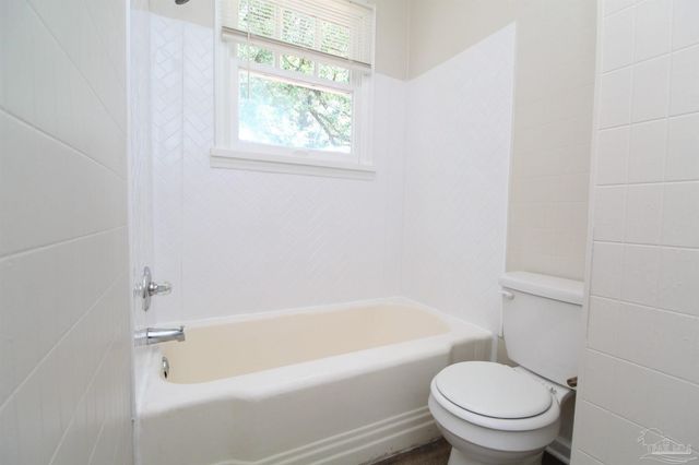 1218 N Kirk St, Pensacola, FL 32505
