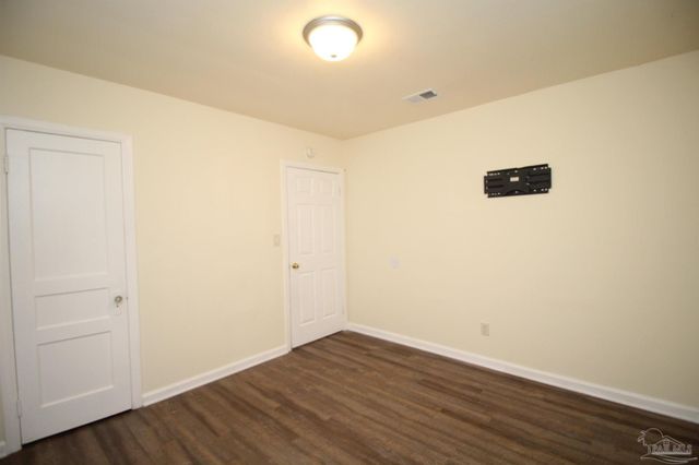 1218 N Kirk St, Pensacola, FL 32505