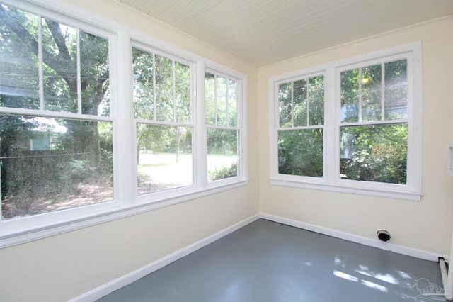1218 N Kirk St, Pensacola, FL 32505