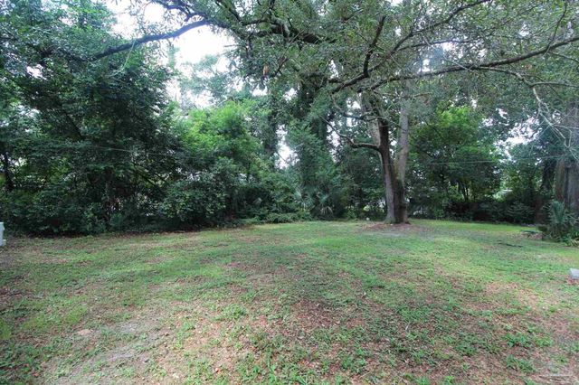 1218 N Kirk St, Pensacola, FL 32505