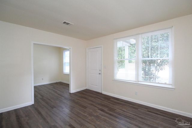 1218 N Kirk St, Pensacola, FL 32505
