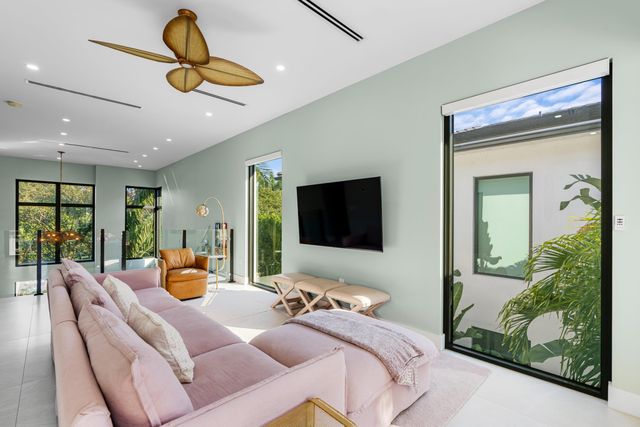 764 Lake Trail, Delray Beach, FL 33483