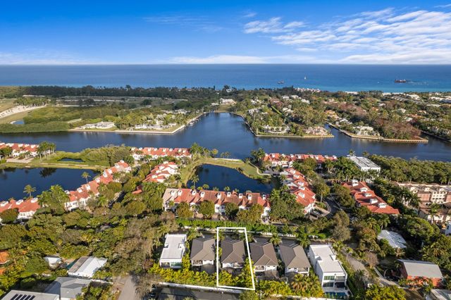 764 Lake Trail, Delray Beach, FL 33483