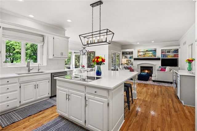 9101 W 140th Street, Overland Park, KS 66221