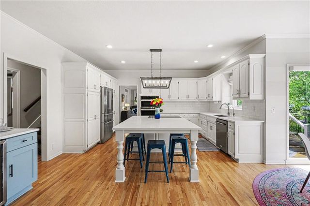 9101 W 140th Street, Overland Park, KS 66221