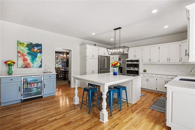 9101 W 140th Street, Overland Park, KS 66221