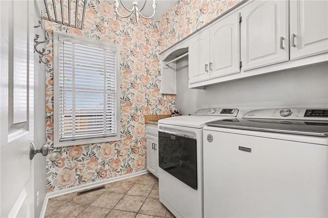 9101 W 140th Street, Overland Park, KS 66221