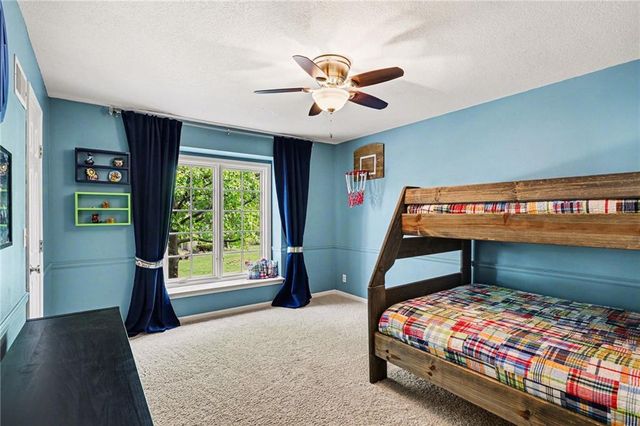 9101 W 140th Street, Overland Park, KS 66221