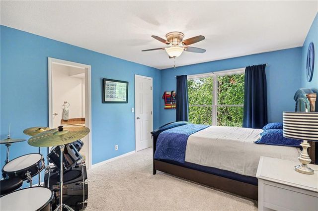 9101 W 140th Street, Overland Park, KS 66221
