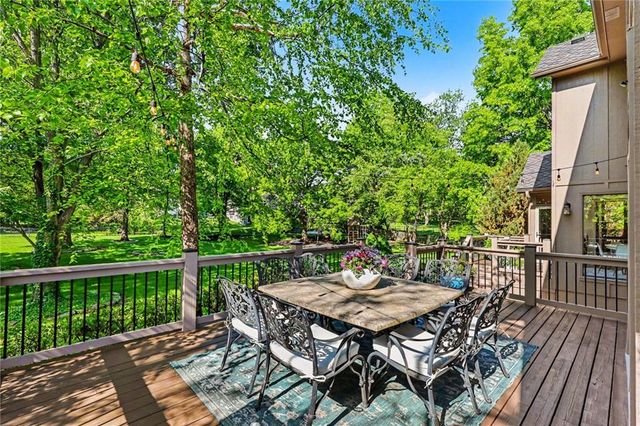 9101 W 140th Street, Overland Park, KS 66221