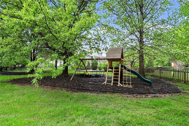 9101 W 140th Street, Overland Park, KS 66221