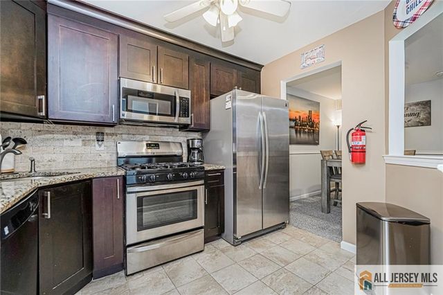 1310 Stoneridge Circle, Helmetta, NJ 08828