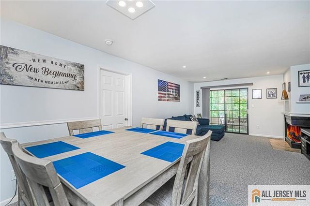 1310 Stoneridge Circle, Helmetta, NJ 08828