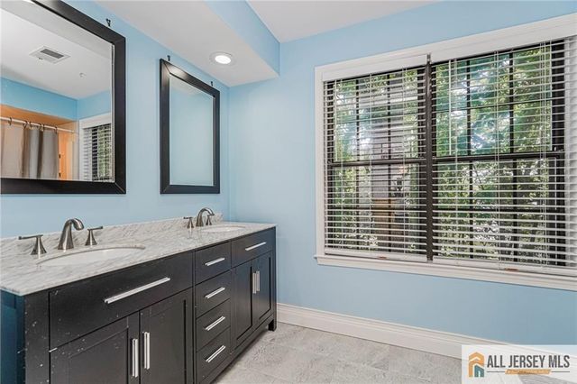 1310 Stoneridge Circle, Helmetta, NJ 08828