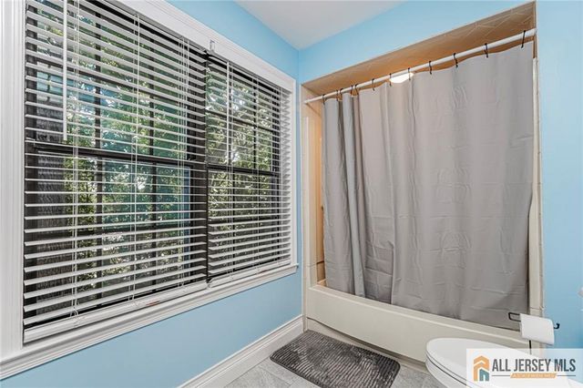 1310 Stoneridge Circle, Helmetta, NJ 08828
